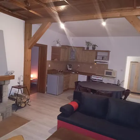 Domecek Hébergement de vacances Trutnov